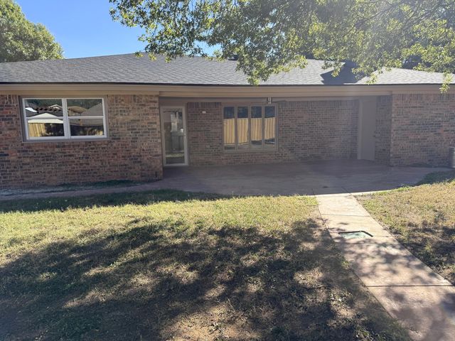 9710 Louisville Avenue, Lubbock, TX 79423