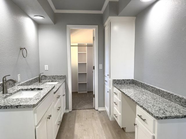 9710 Louisville Avenue, Lubbock, TX 79423