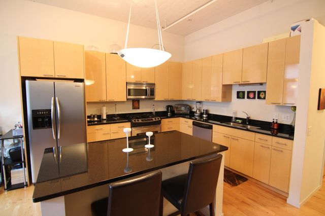 290 Market Street 412, Minneapolis, MN 55405