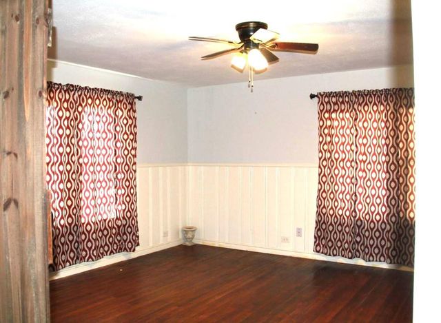 807 10th Avenue N, Texas City, TX 77590