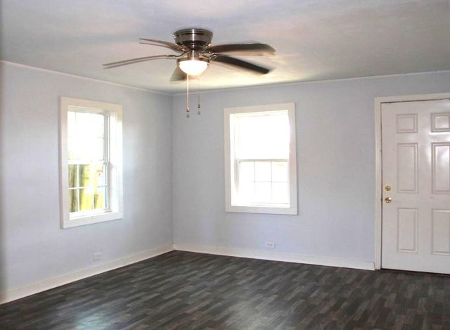 807 10th Avenue N, Texas City, TX 77590
