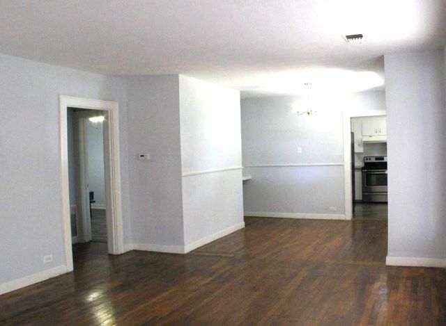 807 10th Avenue N, Texas City, TX 77590