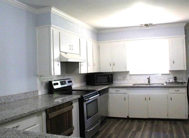 807 10th Avenue N, Texas City, TX 77590