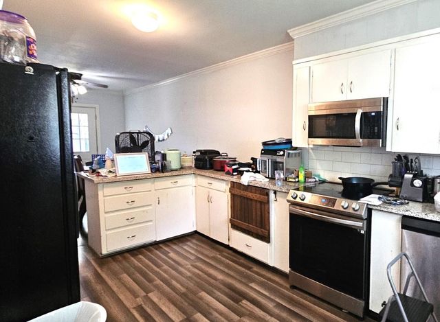 807 10th Avenue N, Texas City, TX 77590