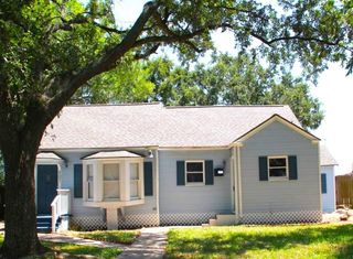 807 10th Avenue N, Texas City, TX 77590
