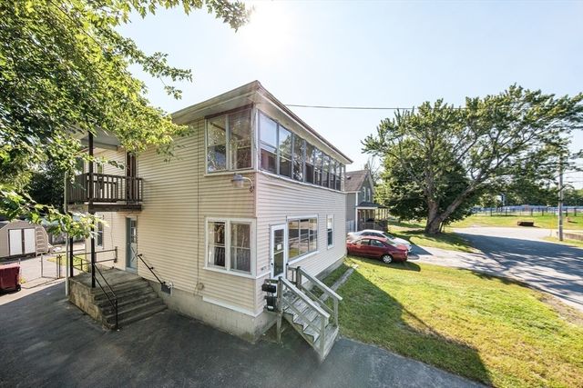 51 Rosemont St 2, Lowell, MA 01854