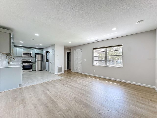 122 WINDTREE LANE O-204, Winter Garden, FL 34787