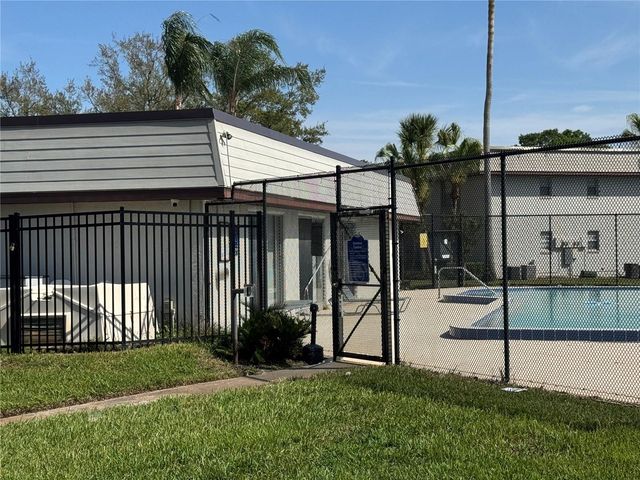 122 WINDTREE LANE O-204, Winter Garden, FL 34787