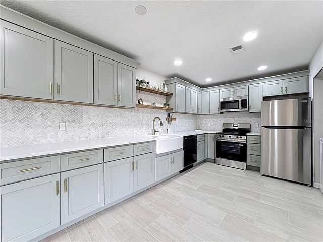 122 WINDTREE LANE O-204, Winter Garden, FL 34787