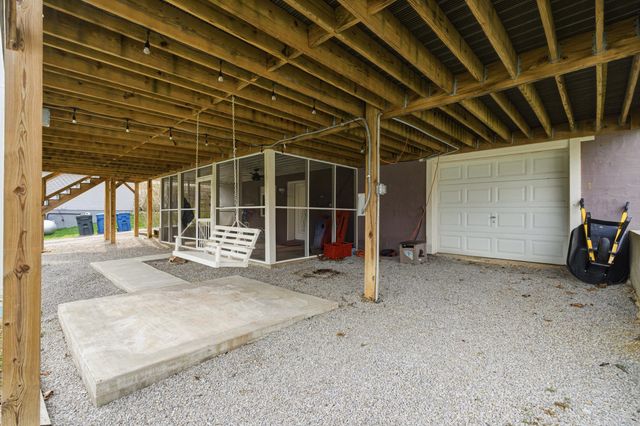 1337 Beaver Lake Road, Lawrenceburg, KY 40342