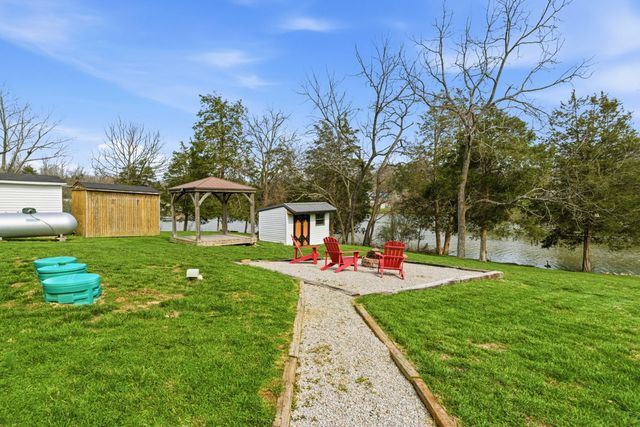 1337 Beaver Lake Road, Lawrenceburg, KY 40342