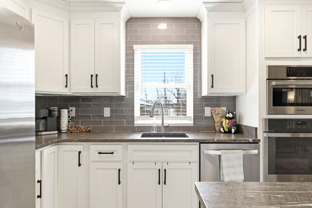 1337 Beaver Lake Road, Lawrenceburg, KY 40342