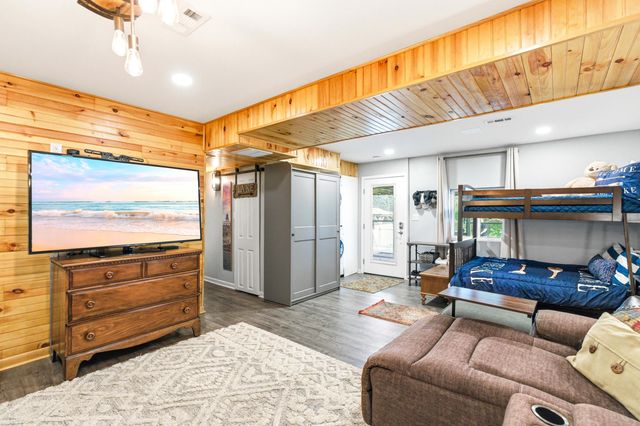 1337 Beaver Lake Road, Lawrenceburg, KY 40342