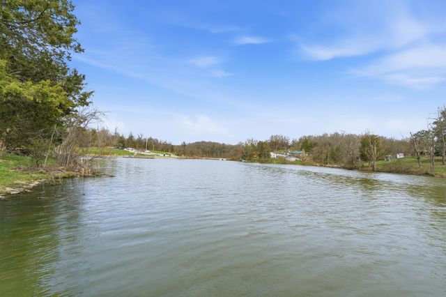 1337 Beaver Lake Road, Lawrenceburg, KY 40342