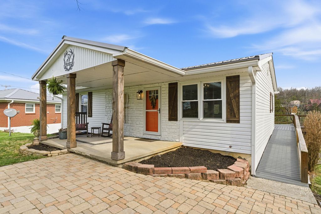 1337 Beaver Lake Road, Lawrenceburg, KY 40342