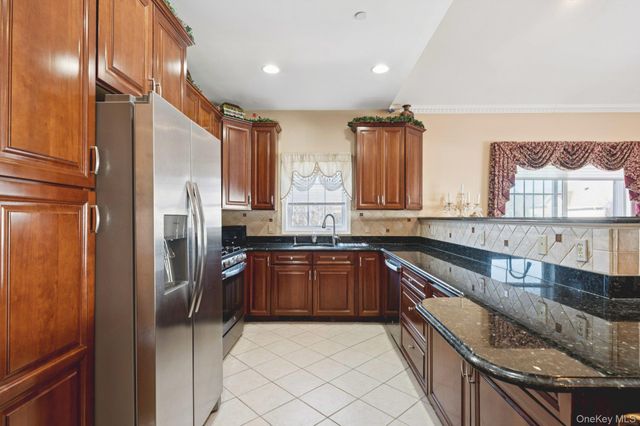 110 Kenneth Court, Amityville, NY 11701