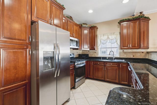 110 Kenneth Court, Amityville, NY 11701