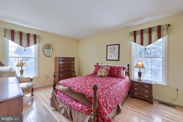 348 SQUIRE LN, Lititz, PA 17543