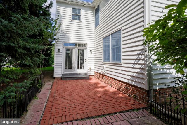 348 SQUIRE LN, Lititz, PA 17543