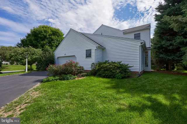 348 SQUIRE LN, Lititz, PA 17543