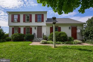 348 SQUIRE LN, Lititz, PA 17543