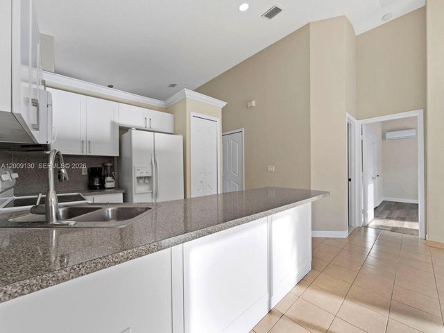 704 SE 14th Place, Homestead, FL 33033