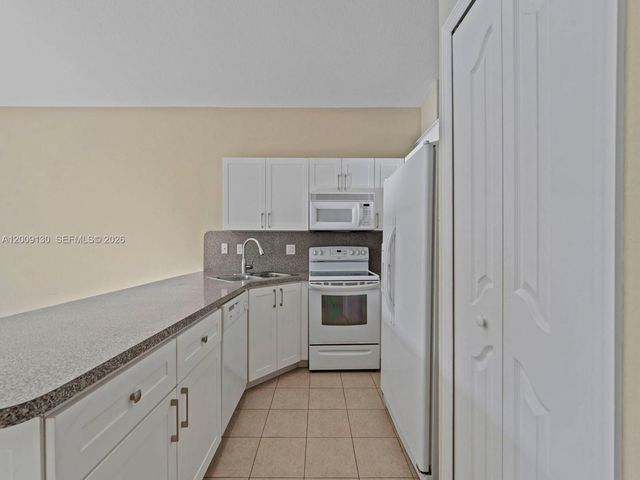 704 SE 14th Place, Homestead, FL 33033
