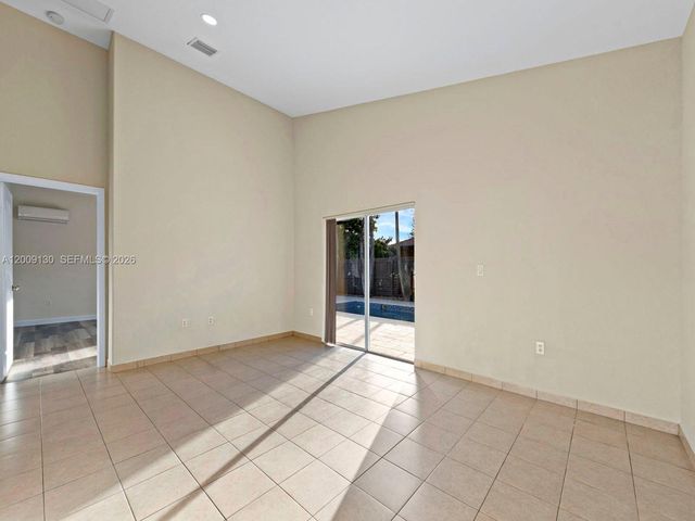 704 SE 14th Place, Homestead, FL 33033