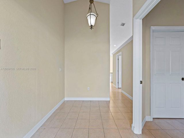 704 SE 14th Place, Homestead, FL 33033