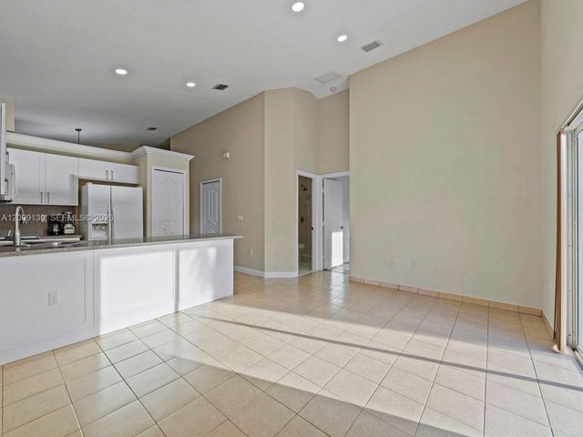 704 SE 14th Place, Homestead, FL 33033