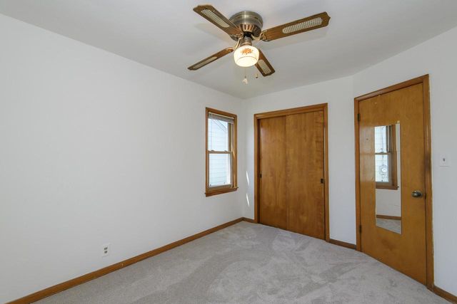 921 E Howard AVENUE, Milwaukee, WI 53207