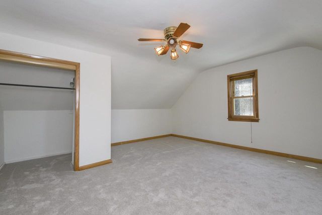 921 E Howard AVENUE, Milwaukee, WI 53207