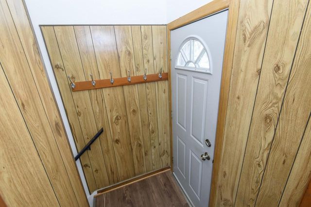 921 E Howard AVENUE, Milwaukee, WI 53207
