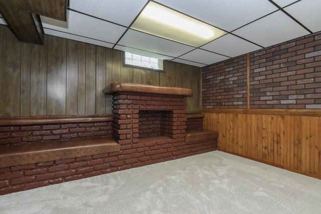 921 E Howard AVENUE, Milwaukee, WI 53207