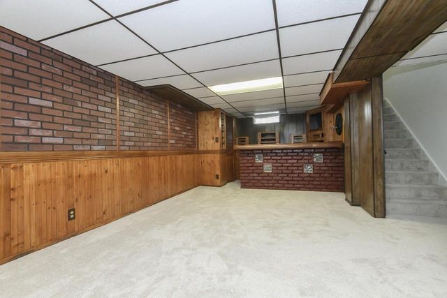 921 E Howard AVENUE, Milwaukee, WI 53207