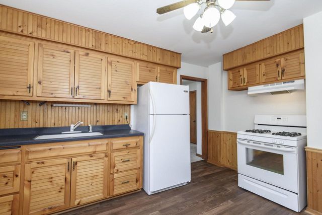 921 E Howard AVENUE, Milwaukee, WI 53207