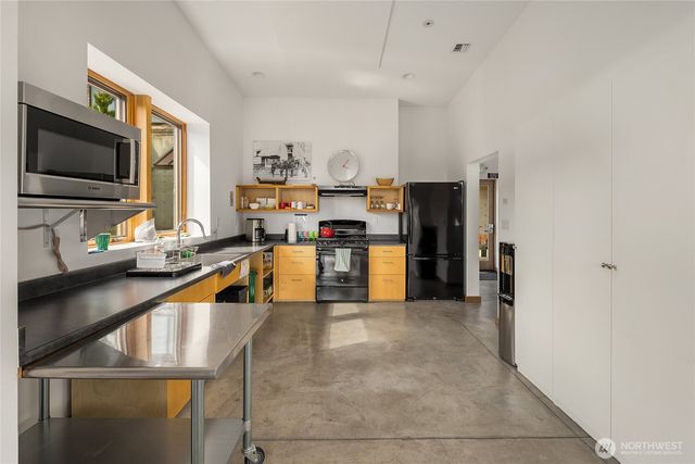 204 Shepard Way NW, Bainbridge Island, WA 98110