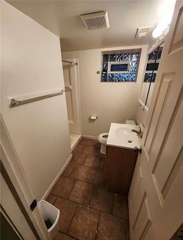 158 Chesterfield Rd, Oakland, PA 15213