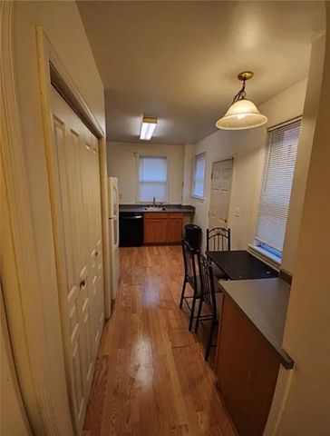 158 Chesterfield Rd, Oakland, PA 15213
