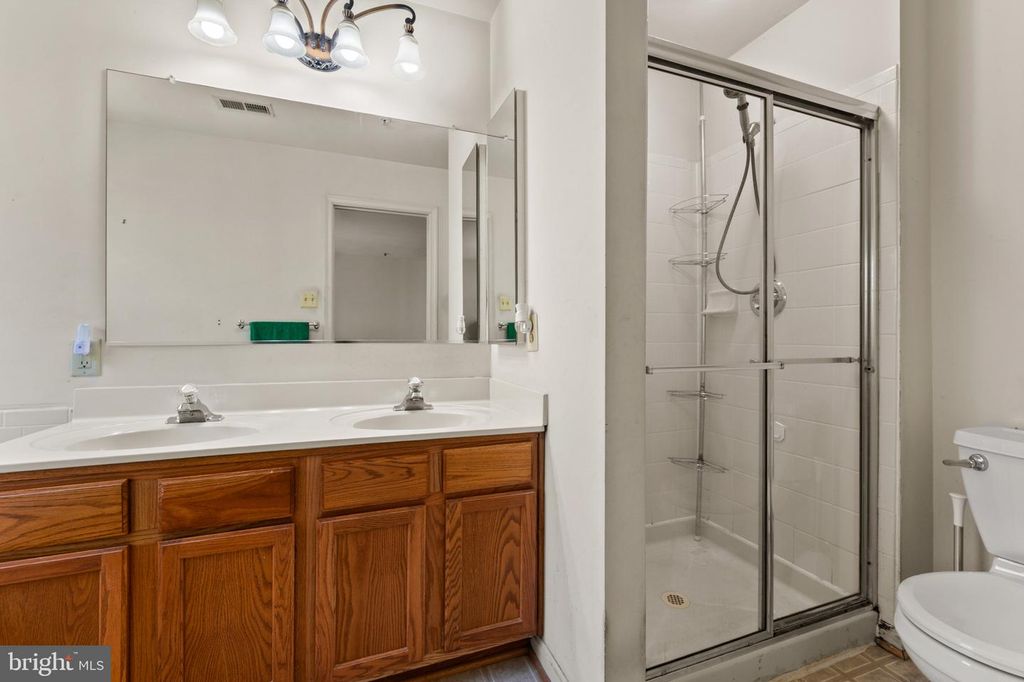 Image 10 of property listing at 12710 MARLTON CENTER DR, Upper Marlboro, MD 20772