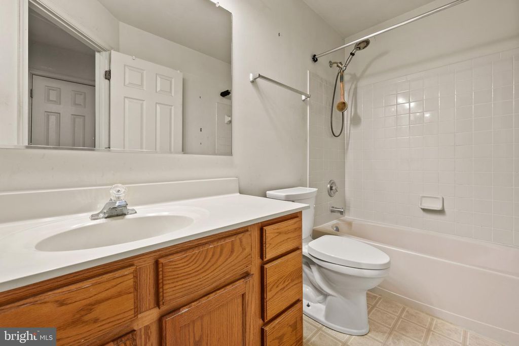 Image 13 of property listing at 12710 MARLTON CENTER DR, Upper Marlboro, MD 20772