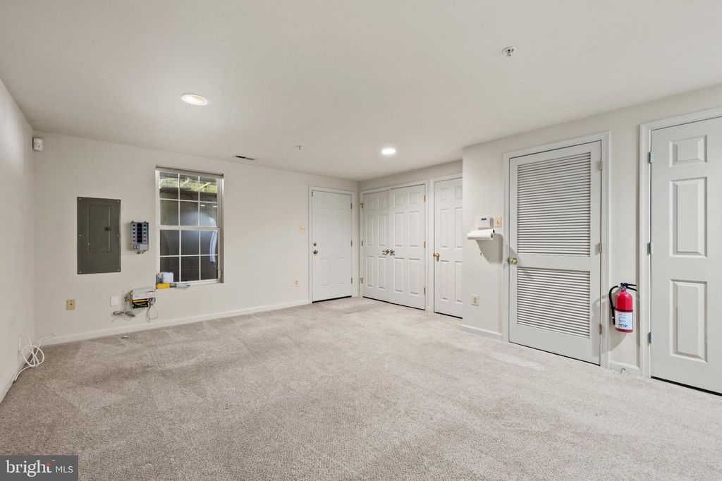 Image 14 of property listing at 12710 MARLTON CENTER DR, Upper Marlboro, MD 20772