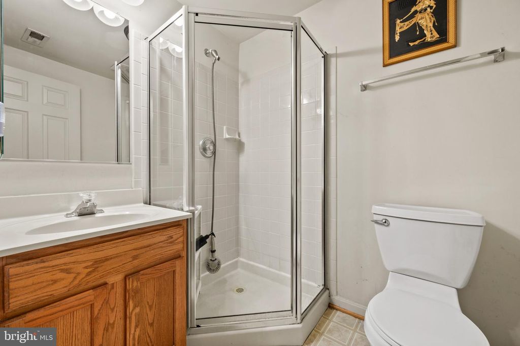 Image 16 of property listing at 12710 MARLTON CENTER DR, Upper Marlboro, MD 20772