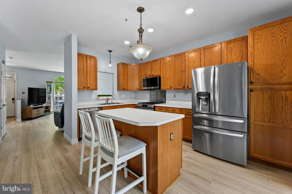 Image 5 of property listing at 12710 MARLTON CENTER DR, Upper Marlboro, MD 20772