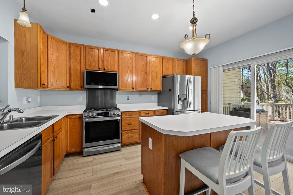 Image 7 of property listing at 12710 MARLTON CENTER DR, Upper Marlboro, MD 20772