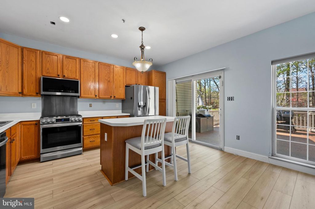 Image 8 of property listing at 12710 MARLTON CENTER DR, Upper Marlboro, MD 20772