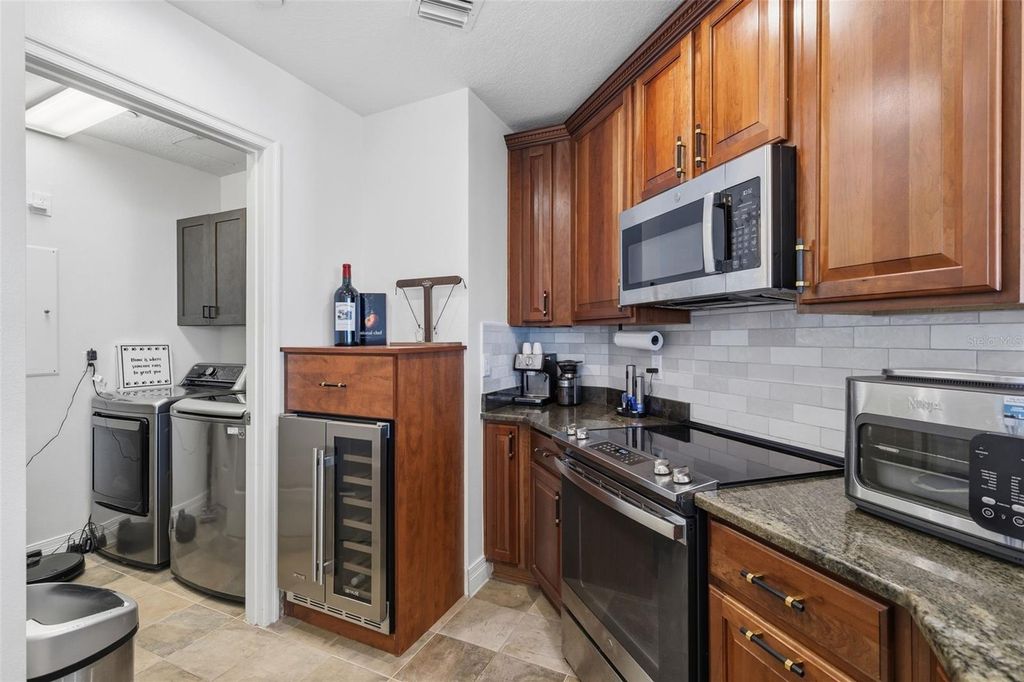 Image 6 of property listing at 449 S 12TH STREET 604, Tampa, FL 33602