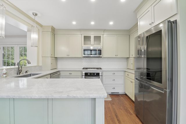 32 Jamestown Road, Charleston, SC 29407