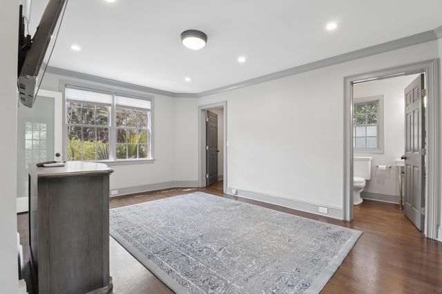 32 Jamestown Road, Charleston, SC 29407