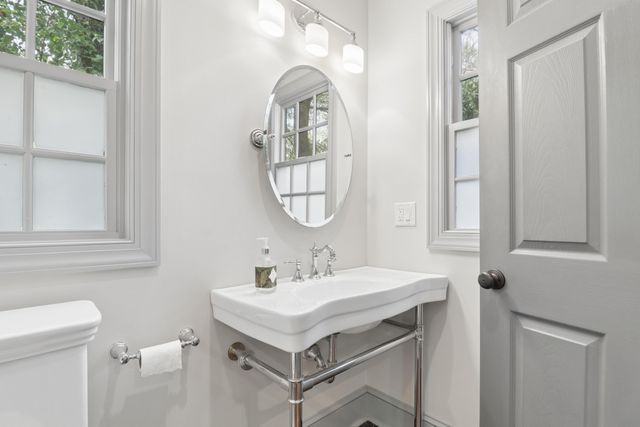 32 Jamestown Road, Charleston, SC 29407